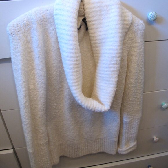 LIMITED TIME SITEWIDE SALE! EVERYTHING $5 OFF SEE CLOSET FOR INDIVIDUAL $ - Picture 13 of 16